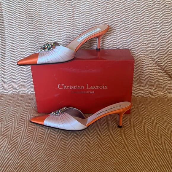 NIB FABULOUS EVENING MULES! Heel height- 2 1/2” - Picture 2 of 4